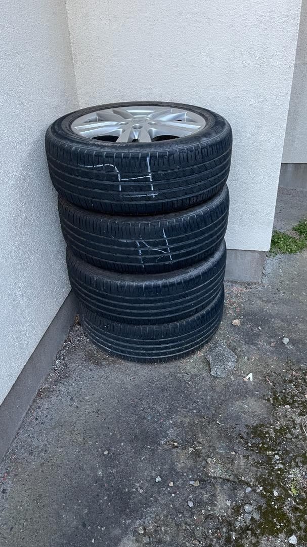 NISSAN 日産　エルグランド　夏用タイヤ　４本　ホイール付き