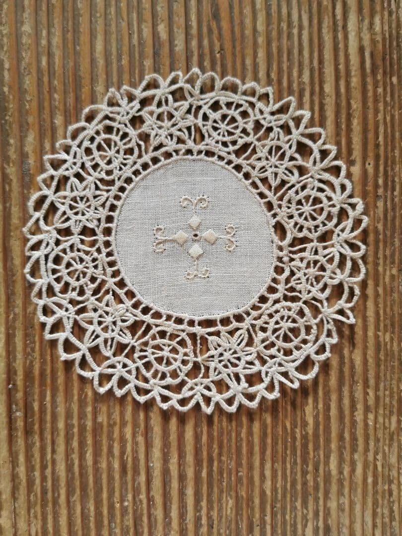 アンティーク イタリア レティシアレース刺繍 花のニードルワーク リネンドイリー