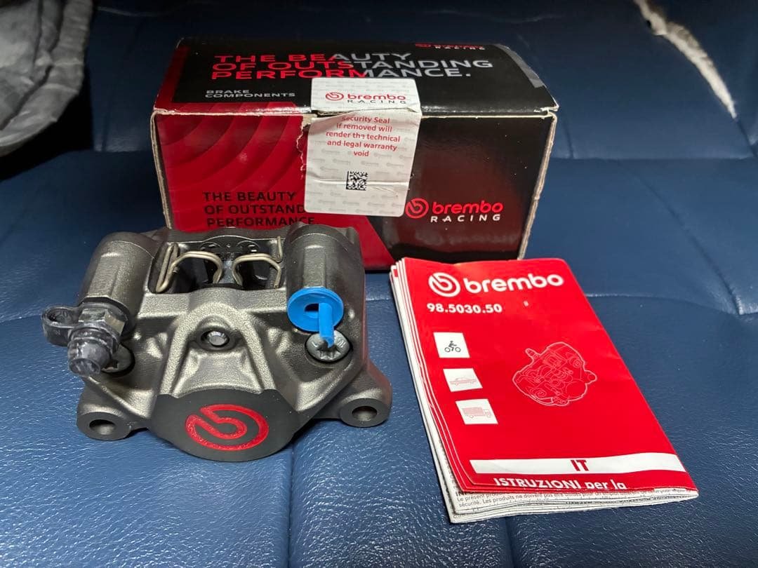 ブレンボ　カニキャリパー　チタンカラー　新品未使用