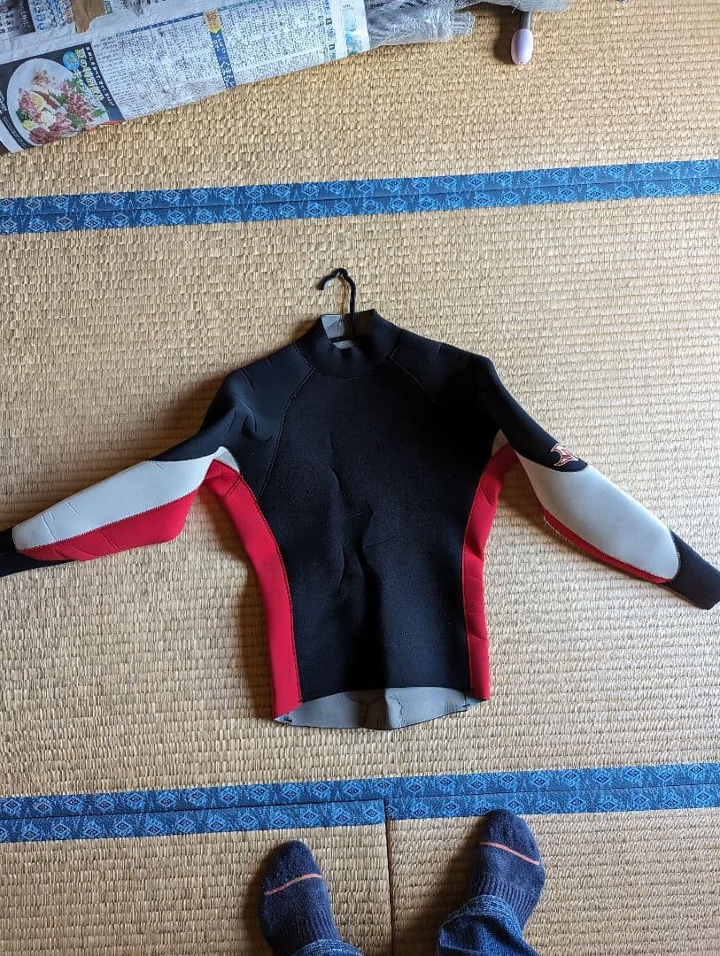 マーシャス　サーフィン　カヌー　保温スーツ　試着のみ　裏側アルミ色の保温素材