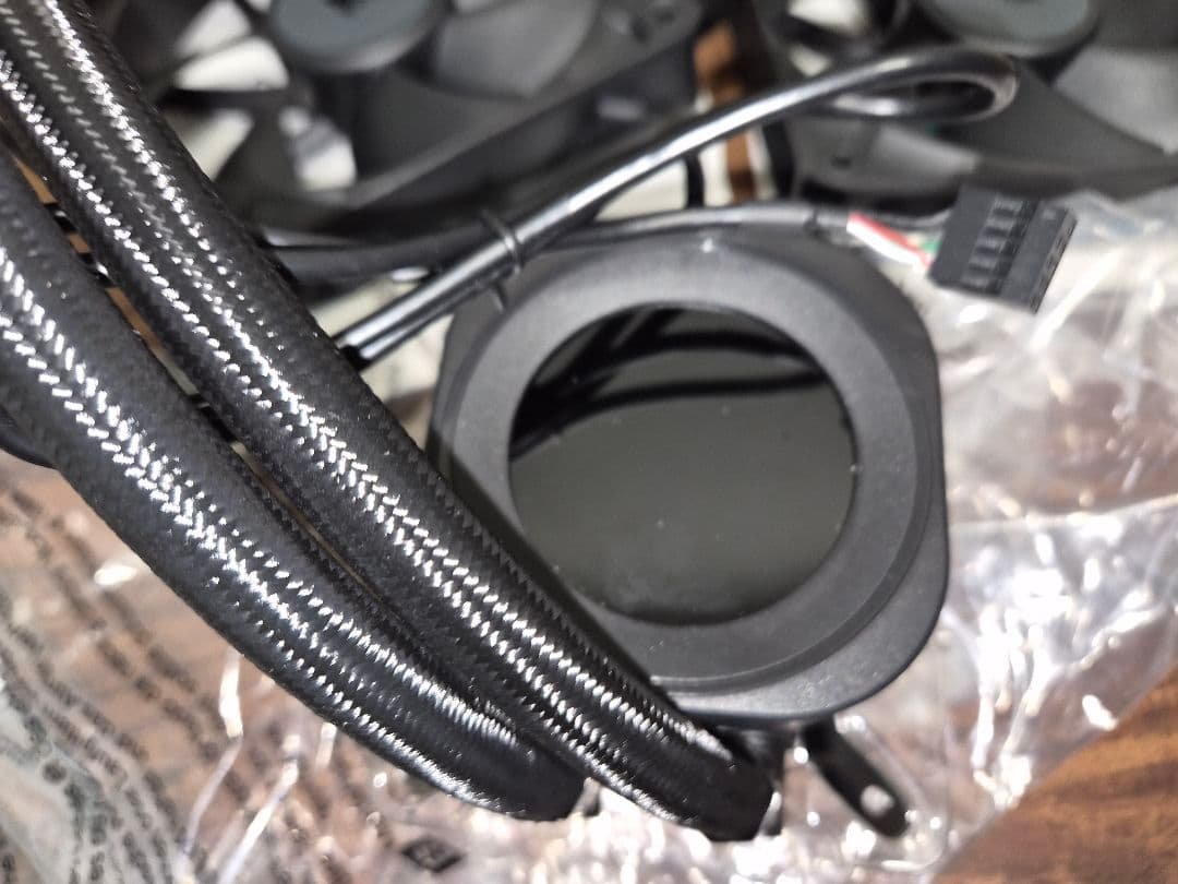 Corsair Nautilus 240 RS LCD 簡易水冷CPUクーラー