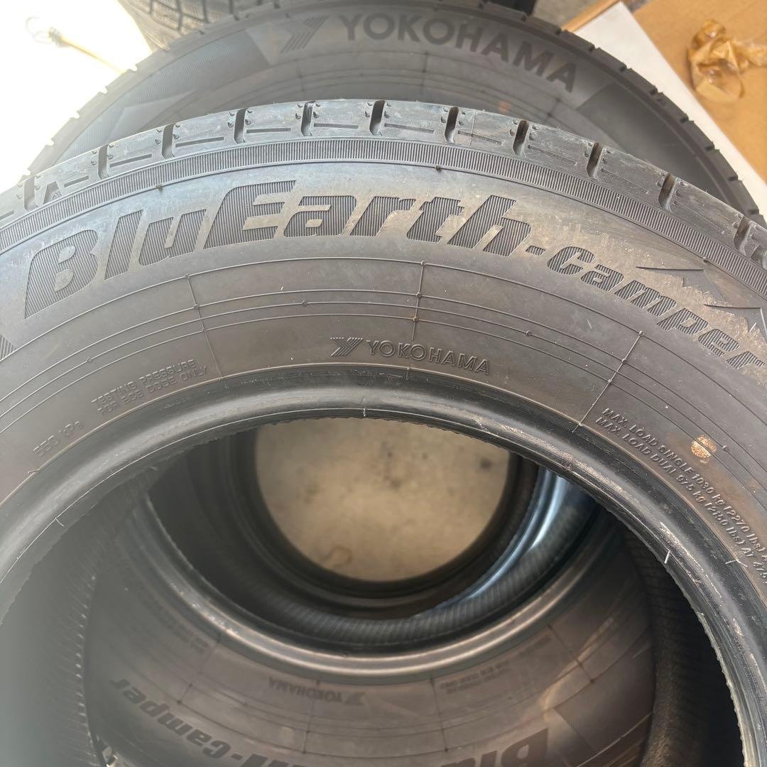 ブルーアースキャンパー 215/70R15