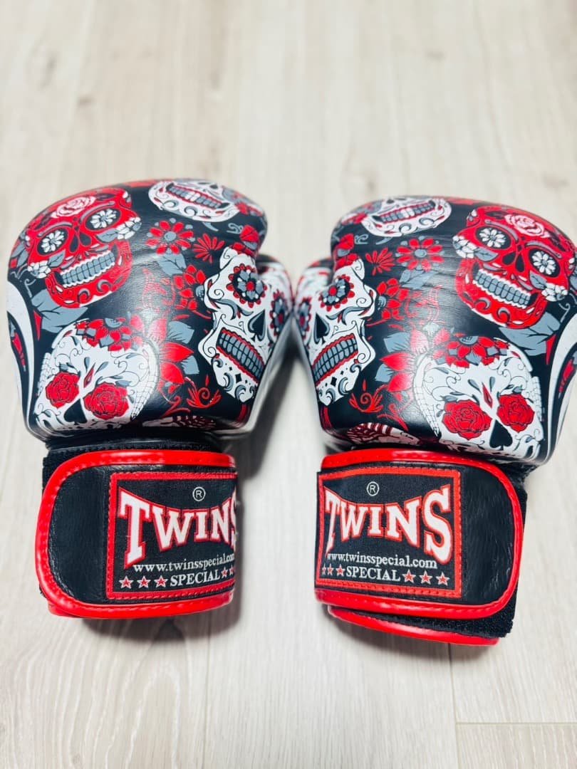 TWINS ボクシンググローブ スカルデザイン