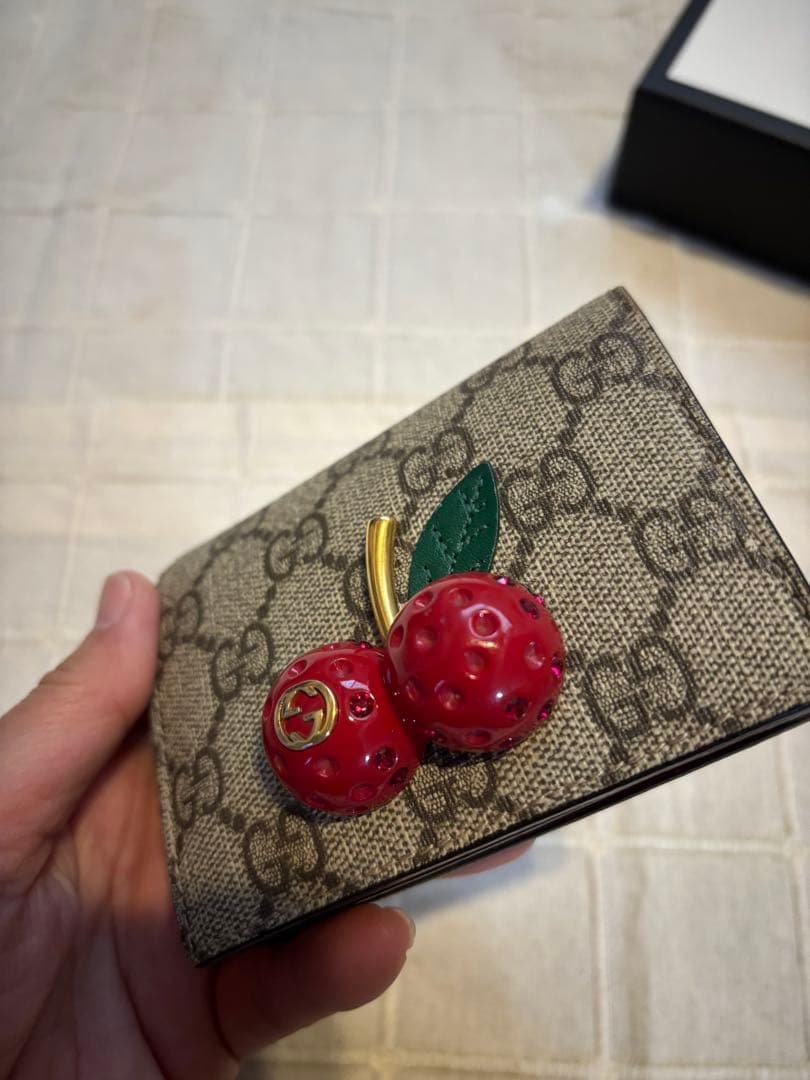 ま*む様 GUCCI 財布 チェリー
