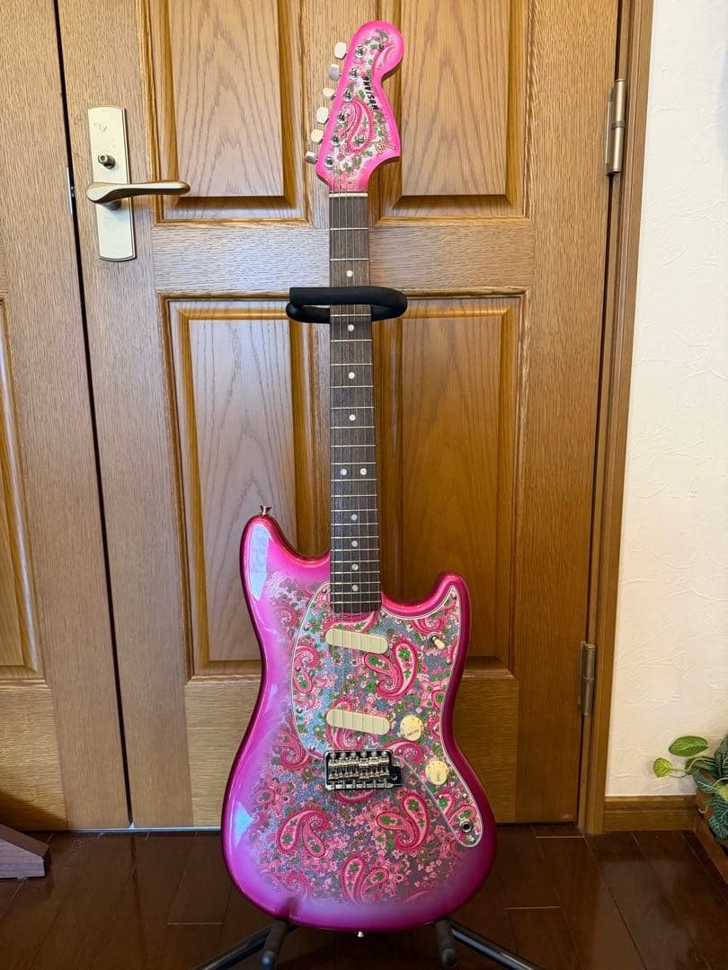 ギター Char Mustang Pink Paisley