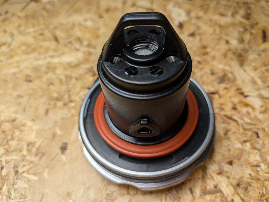 ABARTH 595 フューエルキャップ