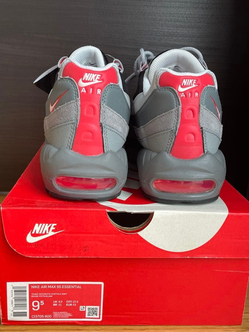 【新品・未使用】NIKE AIR MAX 95 ESSENTIAL 27.5cm