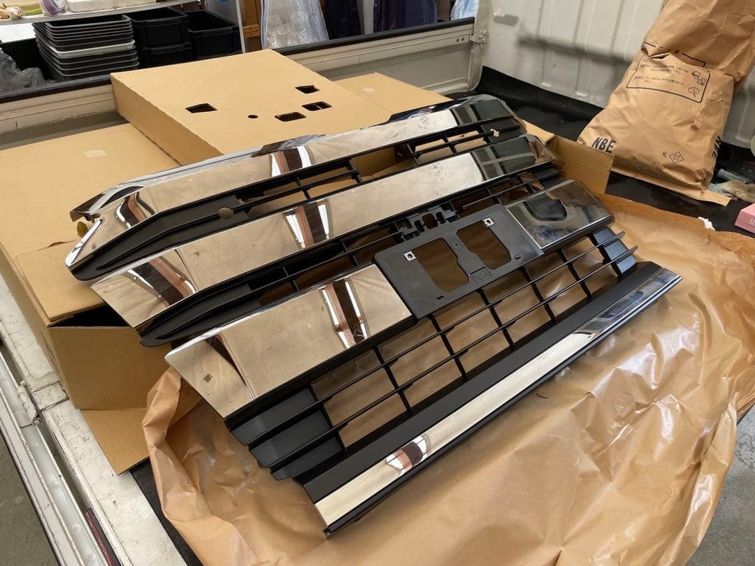 トヨタ 90系 新型 ノア 純正 フロントグリル (新車外し)