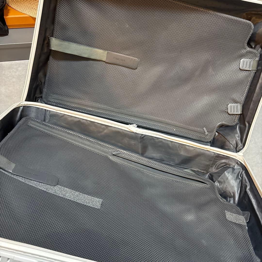 RIMOWA ホワイト 中型キャリーケース