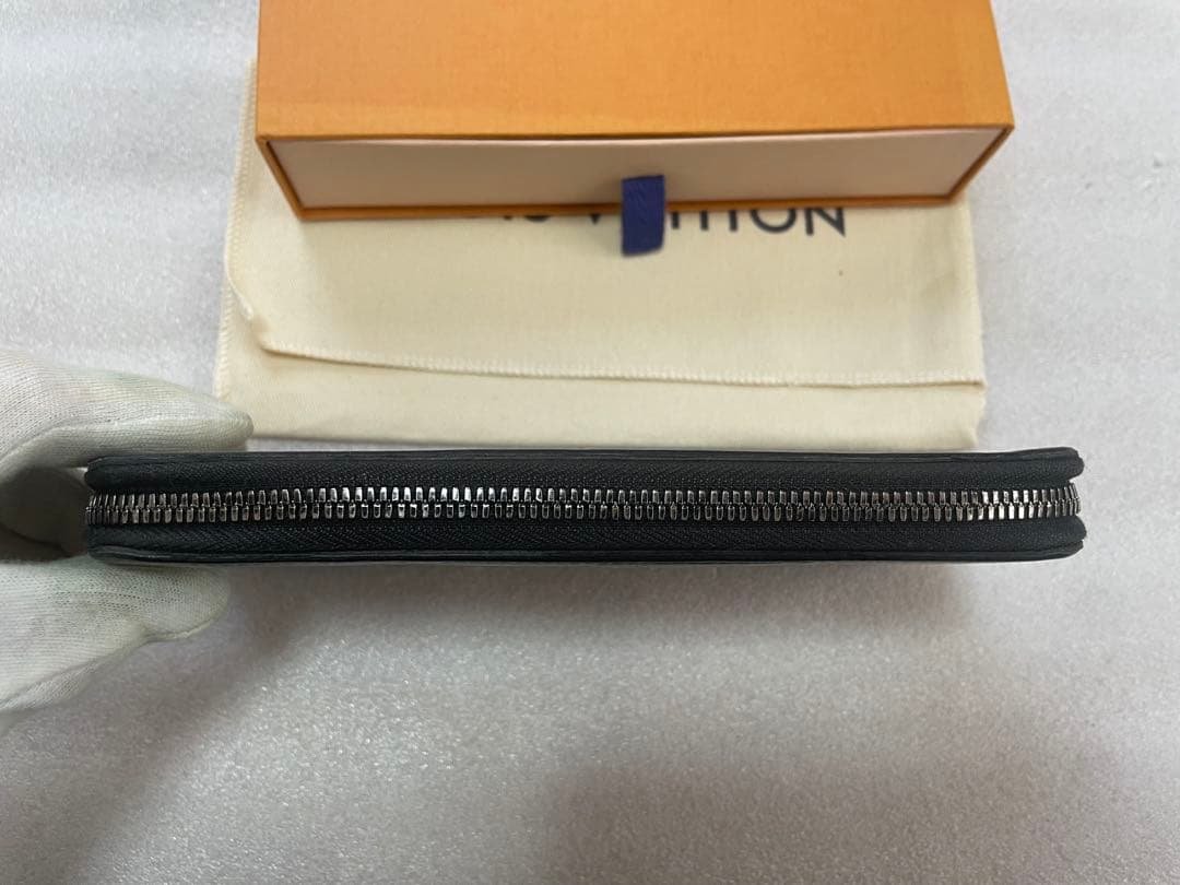 ナ*ン様 ルイヴィトン モノグラム シャドウ ジッピー ウォレット ヴェルティカ