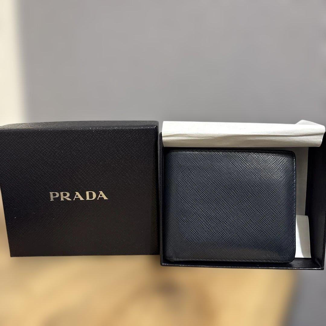 早い者勝ち！！【紙袋・証明書・箱付き】PRADA プラダ折り財布　 ネイビー